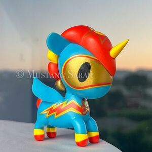 Tokidoki Scooter Unicorno Series 3 Superhero Superman Flash Unicorn Figure